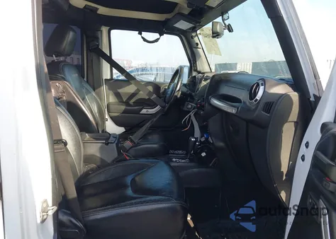 2015 Jeep Wrangler Unlimited Rubicon z USA, uszkodzony, nr VIN 1C4BJWFG4FL528208